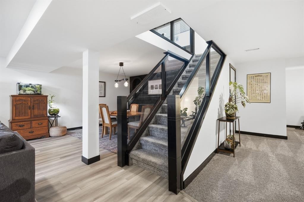 180 Huntford Road Ne, Calgary, AB - Indoor Photo Showing Other Room