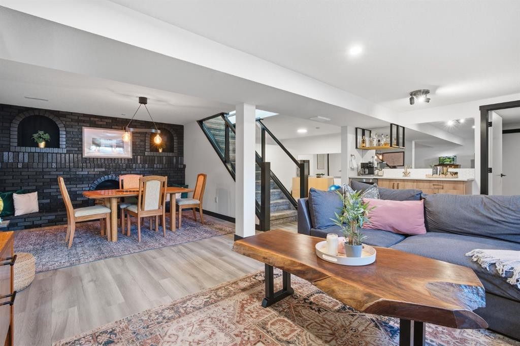 180 Huntford Road Ne, Calgary, AB - Indoor Photo Showing Living Room