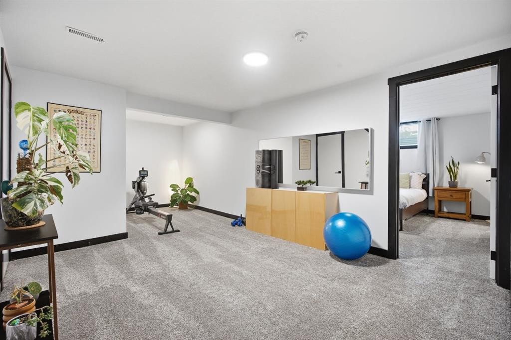 180 Huntford Road Ne, Calgary, AB - Indoor