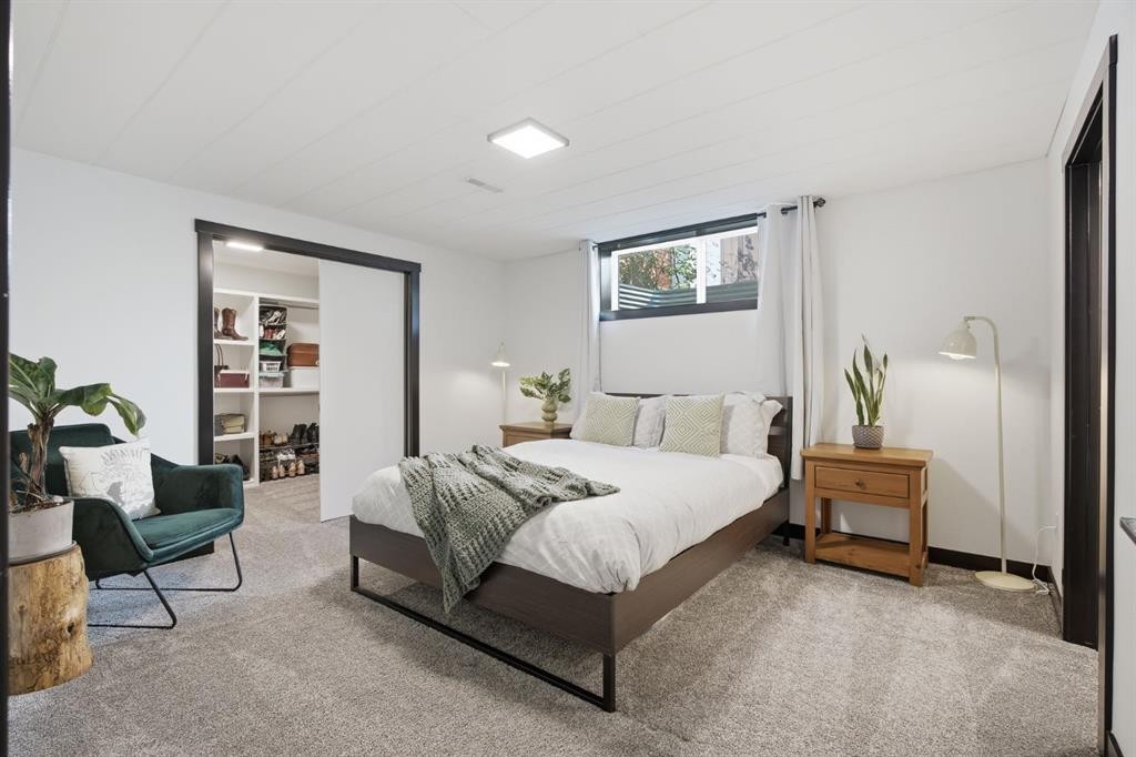 180 Huntford Road Ne, Calgary, AB - Indoor Photo Showing Bedroom