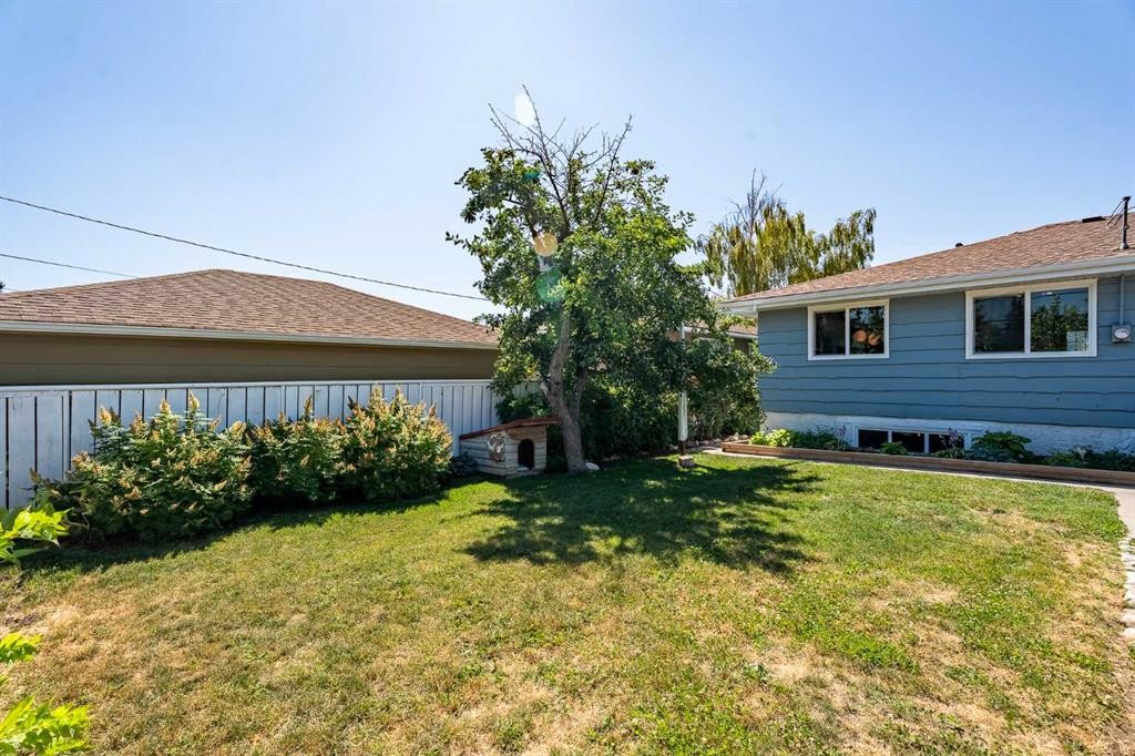 180 Huntford Road Ne, Calgary, AB - Outdoor