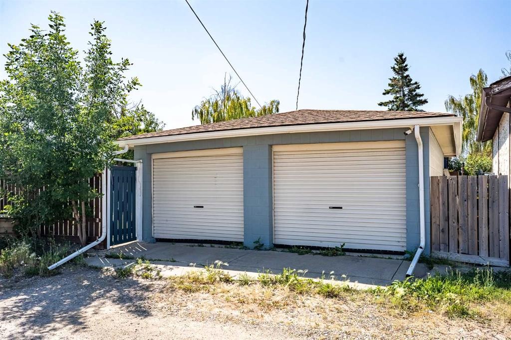 180 Huntford Road Ne, Calgary, AB - Outdoor With Exterior