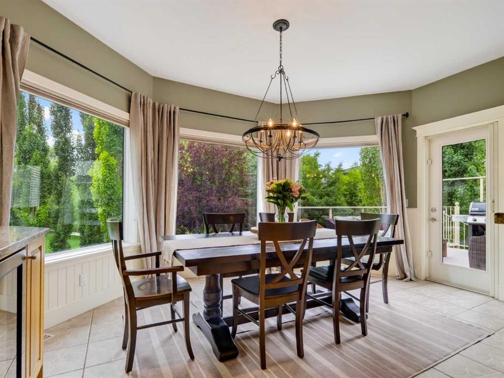 126 West Terrace Point, Cochrane, AB - Indoor Photo Showing Dining Room