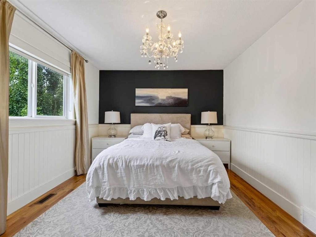 126 West Terrace Point, Cochrane, AB - Indoor Photo Showing Bedroom