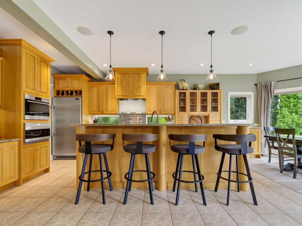 126 West Terrace Point, Cochrane, AB - Indoor Photo Showing Kitchen