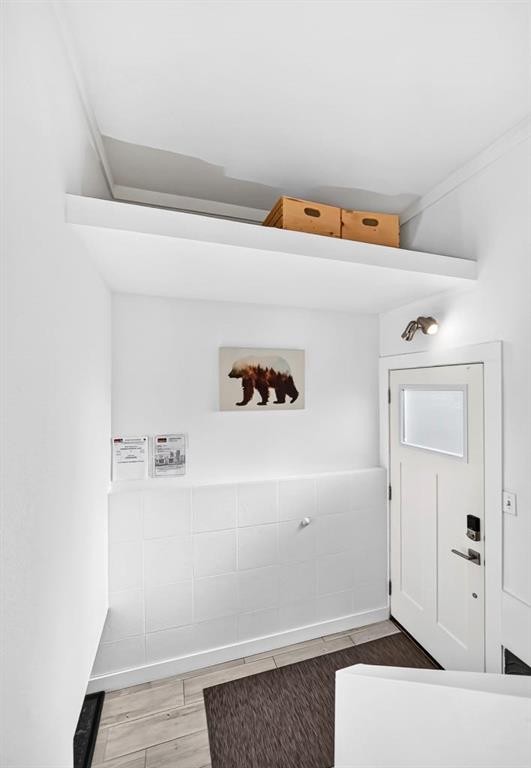 411 Woodland Crescent Se, Calgary, AB - Indoor Photo Showing Other Room