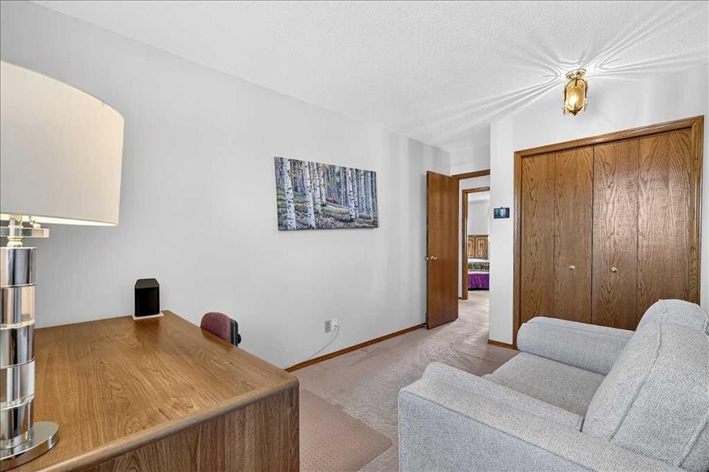 105 Christie Knoll Heights Sw, Calgary, AB - Indoor