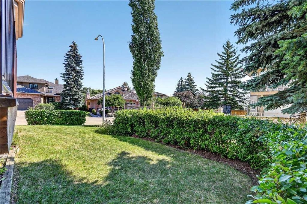 105 Christie Knoll Heights Sw, Calgary, AB - Outdoor