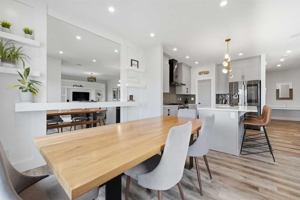 411 Rivercrest Boulevard, Cochrane, AB - Indoor Photo Showing Dining Room