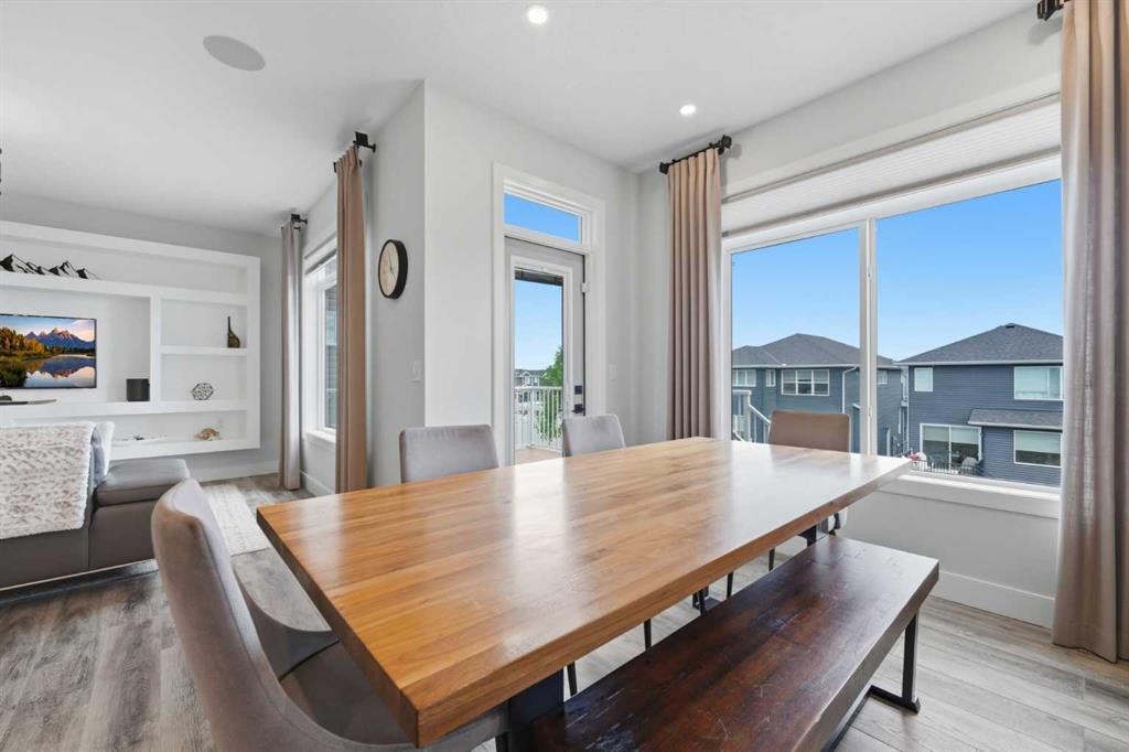 411 Rivercrest Boulevard, Cochrane, AB - Indoor Photo Showing Dining Room