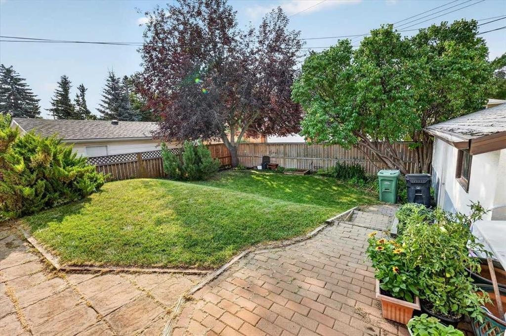 7536 Fleetwood Drive Se, Calgary, AB - Outdoor