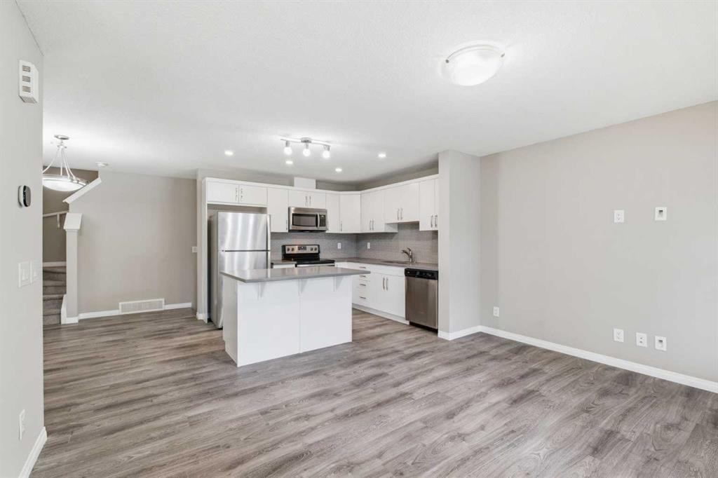 1449 Carrington Boulevard Nw, Calgary, AB - Indoor Photo Showing Kitchen
