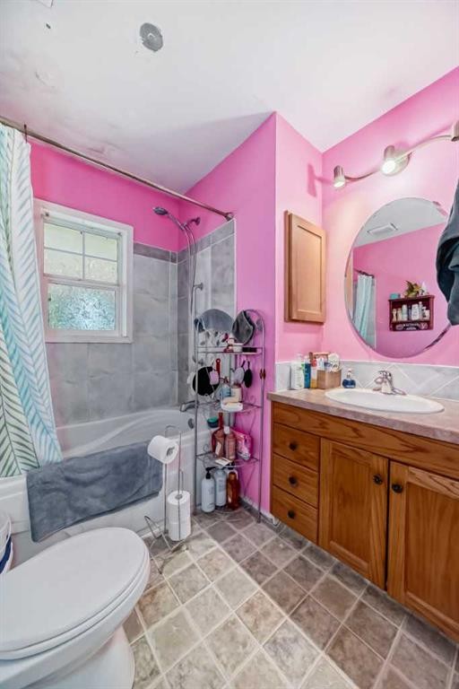 1834 42 Street Se, Calgary, AB - Indoor Photo Showing Bathroom