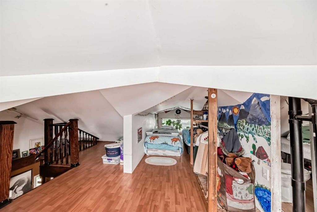 1834 42 Street Se, Calgary, AB - Indoor
