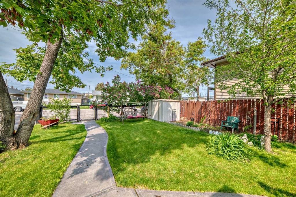 1834 42 Street Se, Calgary, AB - Outdoor