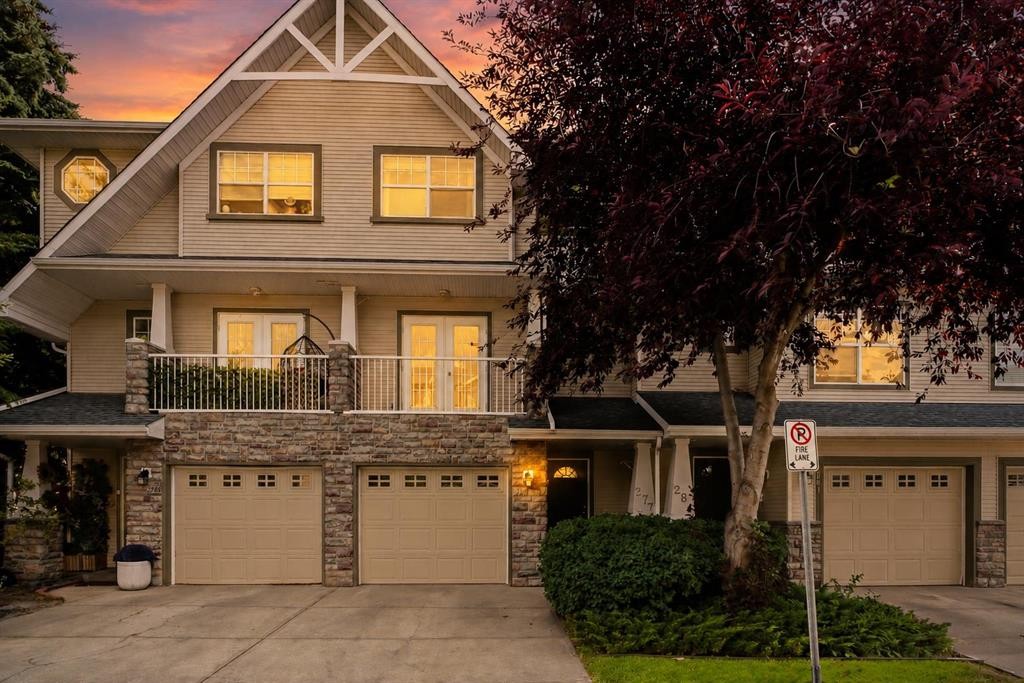 277 Inglewood Grove Se, Calgary, AB - Outdoor With Balcony With Facade
