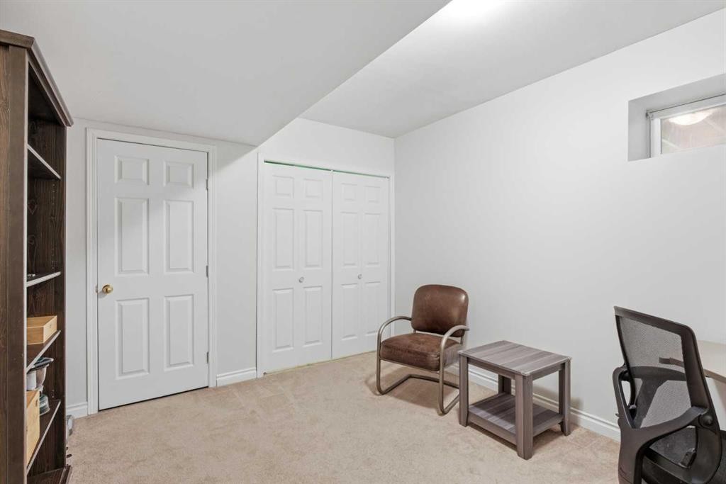 277 Inglewood Grove Se, Calgary, AB - Indoor