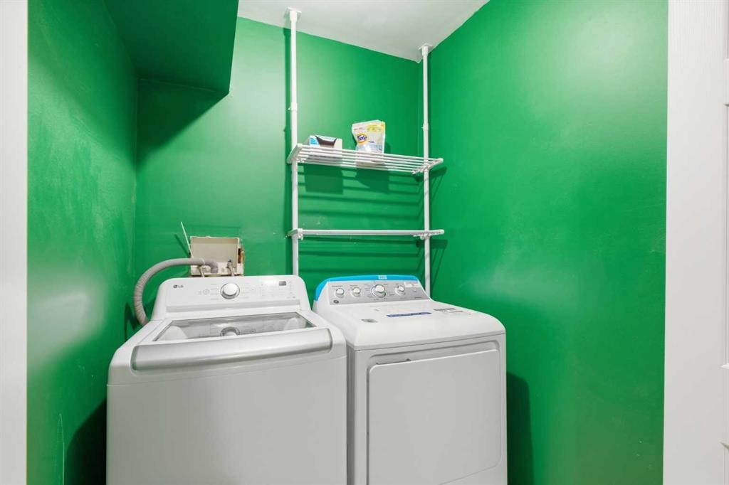 277 Inglewood Grove Se, Calgary, AB - Indoor Photo Showing Laundry Room