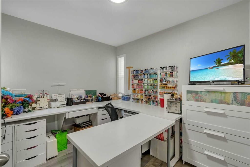 112 Hidden Vale Place Nw, Calgary, AB - Indoor Photo Showing Other Room