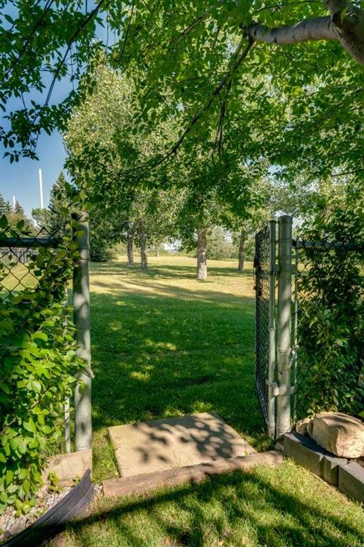 112 Hidden Vale Place Nw, Calgary, AB - Outdoor