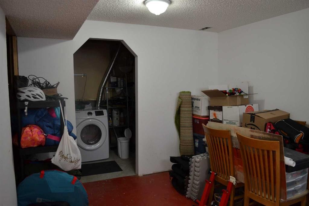 102 Citadel Mesa Close, Calgary, AB - Indoor