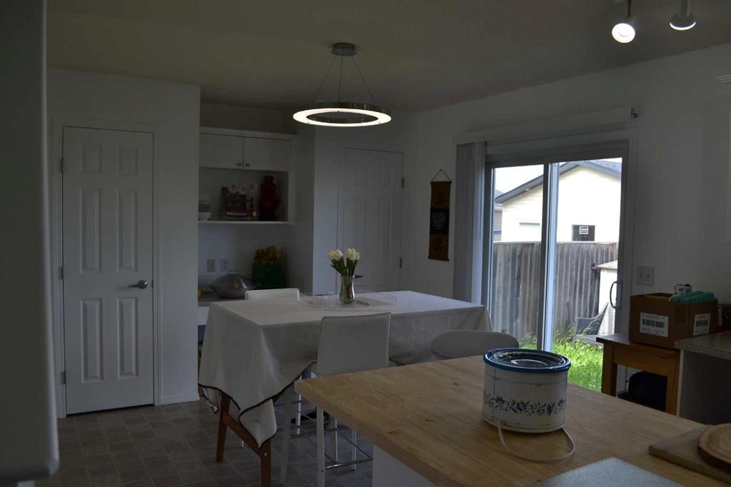 102 Citadel Mesa Close, Calgary, AB - Indoor Photo Showing Dining Room