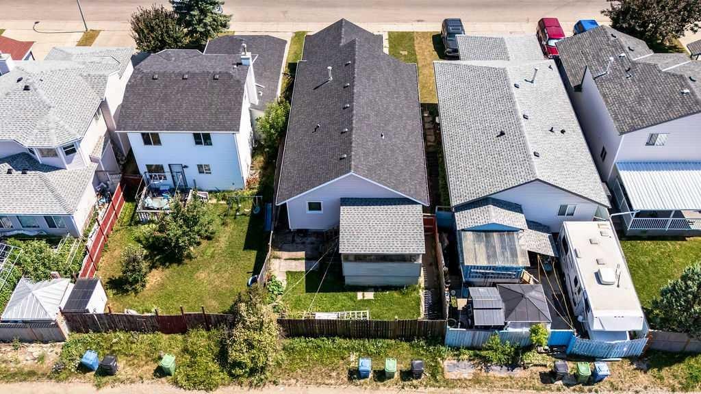 318 Applewood Drive Se, Calgary, AB - Outdoor