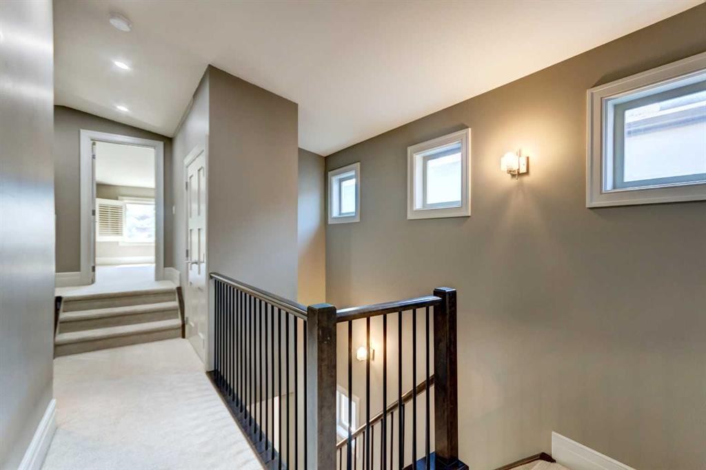 51 Aspen Meadows Green Sw, Calgary, AB - Indoor Photo Showing Other Room