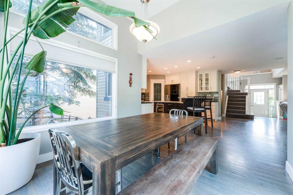 99 Springbluff Boulevard Sw, Calgary, AB - Indoor Photo Showing Dining Room
