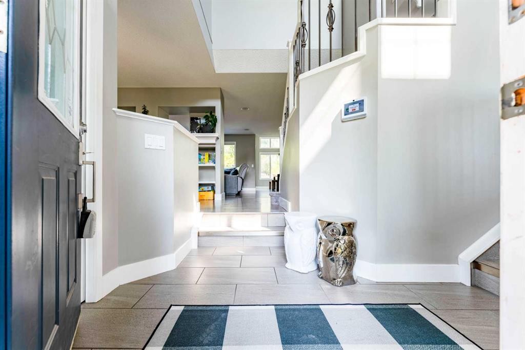 99 Springbluff Boulevard Sw, Calgary, AB - Indoor Photo Showing Other Room