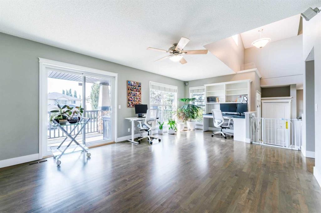 99 Springbluff Boulevard Sw, Calgary, AB - Indoor