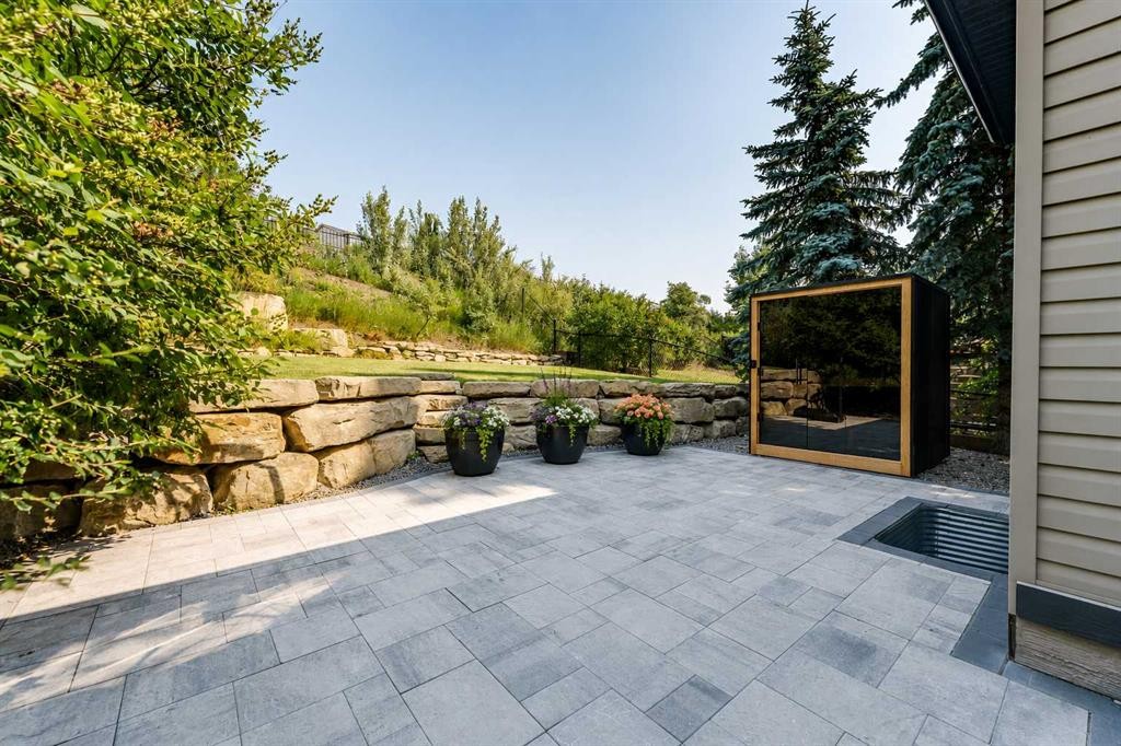 99 Springbluff Boulevard Sw, Calgary, AB - Outdoor
