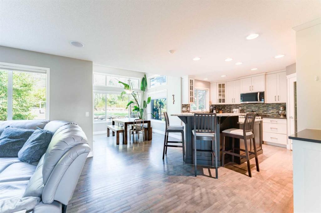 99 Springbluff Boulevard Sw, Calgary, AB - Indoor
