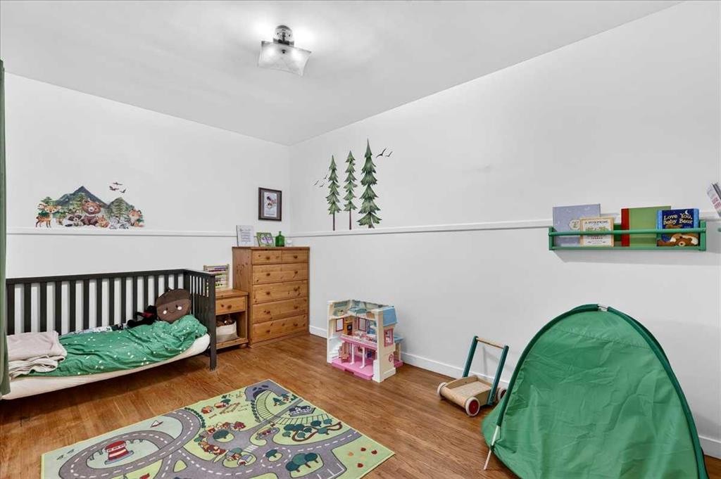 3911 1 Street Nw, Calgary, AB - Indoor Photo Showing Bedroom