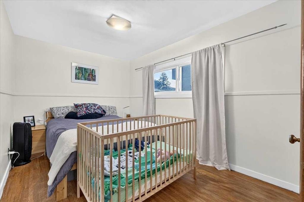 3911 1 Street Nw, Calgary, AB - Indoor Photo Showing Bedroom