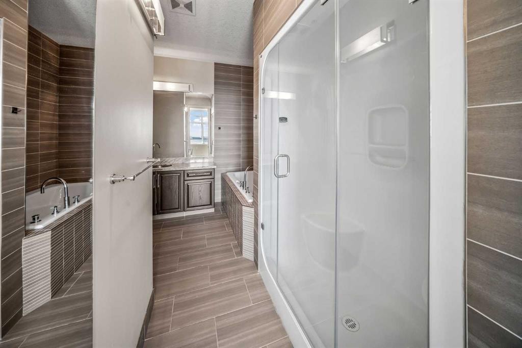 619-950 Centre Avenue Ne, Calgary, AB - Indoor Photo Showing Bathroom