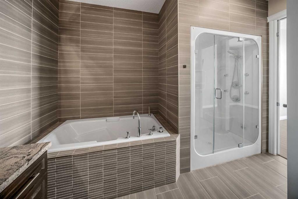 619-950 Centre Avenue Ne, Calgary, AB - Indoor Photo Showing Bathroom