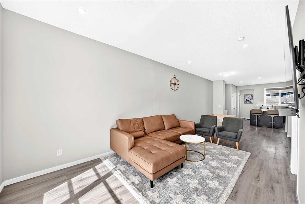 224 Corner Meadows Way, Calgary, AB - Indoor Photo Showing Living Room