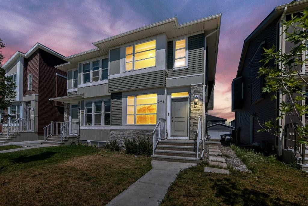 224 Corner Meadows Way, Calgary, AB - Outdoor With Facade