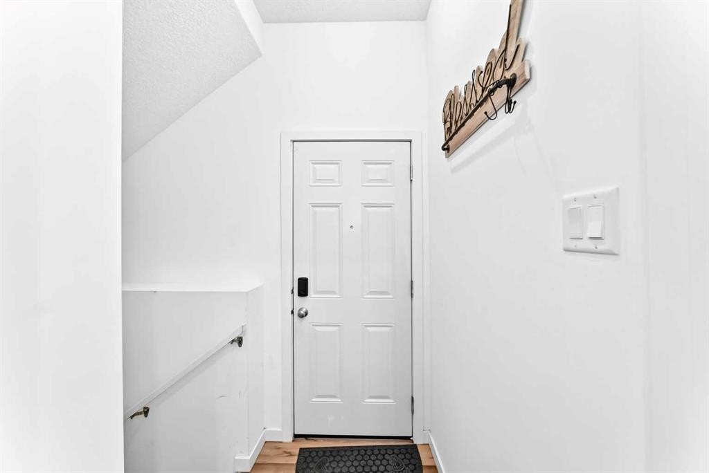 224 Corner Meadows Way, Calgary, AB - Indoor Photo Showing Other Room