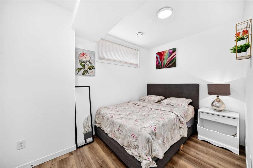 224 Corner Meadows Way, Calgary, AB - Indoor Photo Showing Bedroom