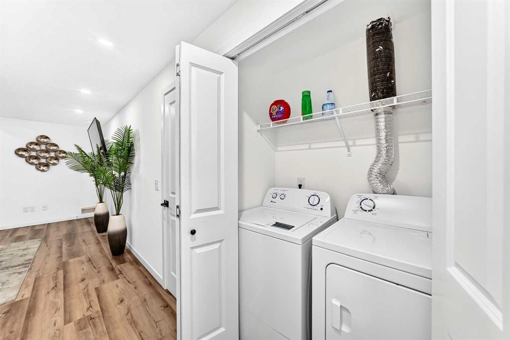 224 Corner Meadows Way, Calgary, AB - Indoor Photo Showing Laundry Room