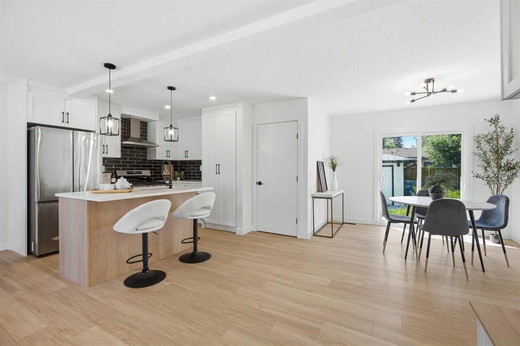 451 Arlington Drive Se, Calgary, AB - Indoor