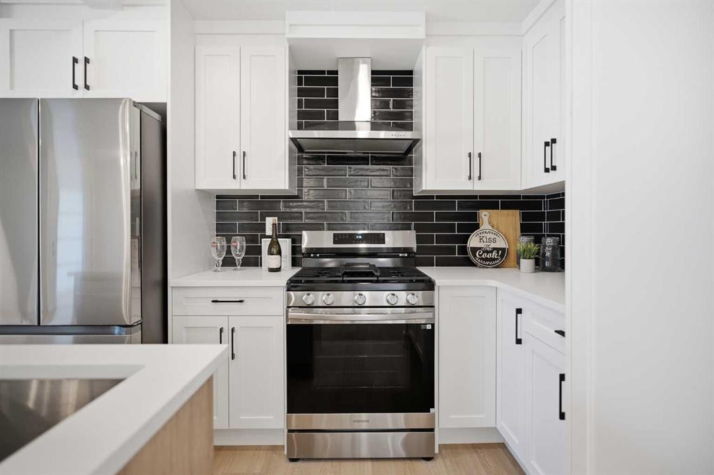 451 Arlington Drive Se, Calgary, AB - Indoor Photo Showing Kitchen