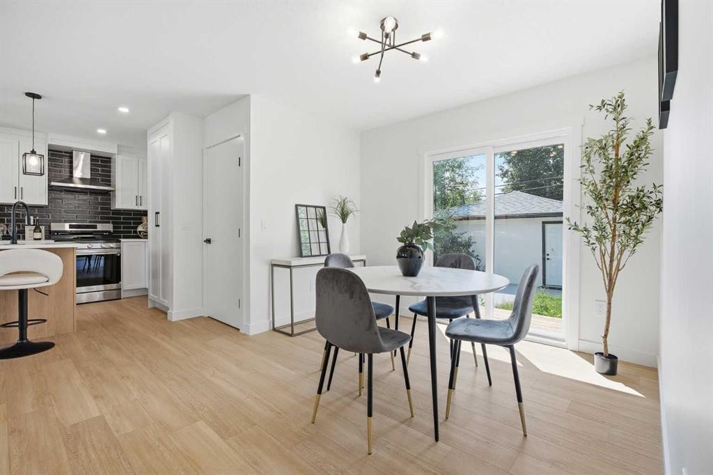 451 Arlington Drive Se, Calgary, AB - Indoor Photo Showing Dining Room