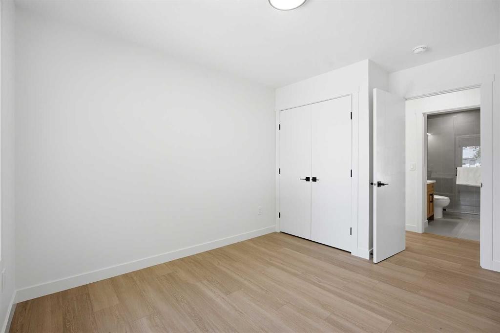 451 Arlington Drive Se, Calgary, AB - Indoor Photo Showing Other Room