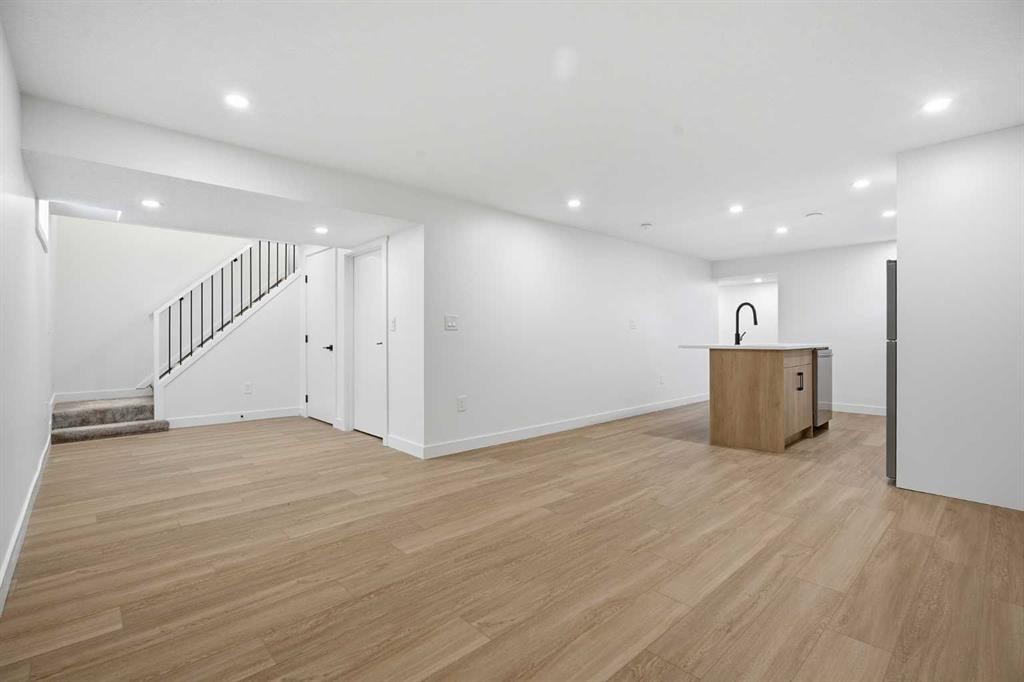 451 Arlington Drive Se, Calgary, AB - Indoor