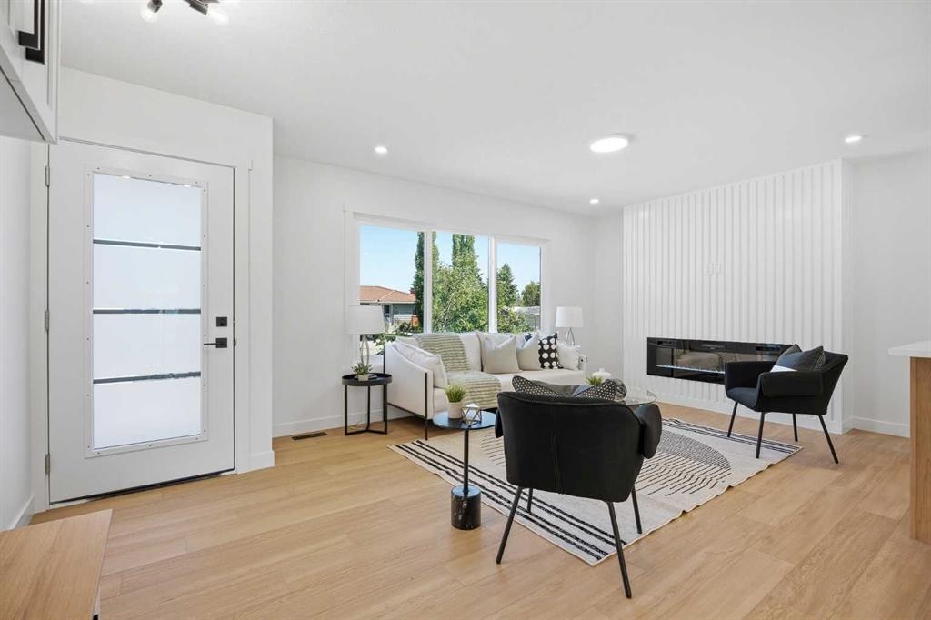 451 Arlington Drive Se, Calgary, AB - Indoor