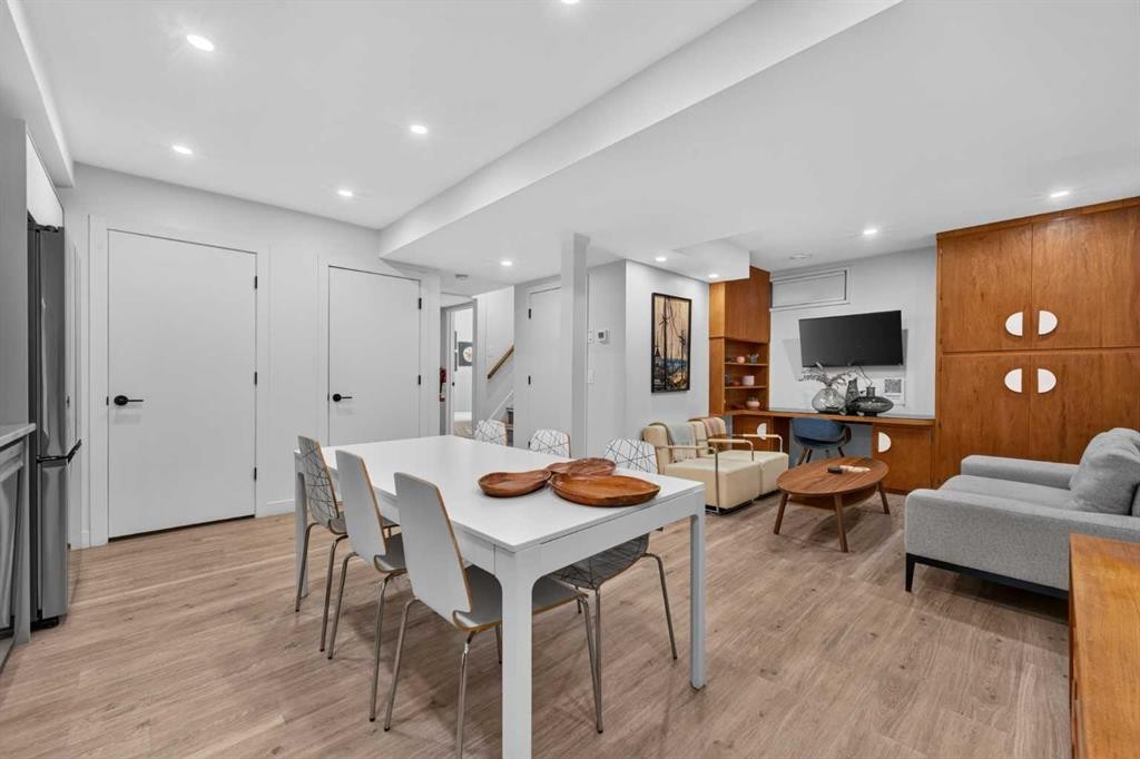 14 Rosetree Crescent Nw, Calgary, AB - Indoor