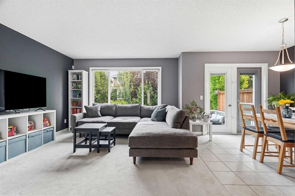 14 River Heights Crescent, Cochrane, AB - Indoor Photo Showing Living Room